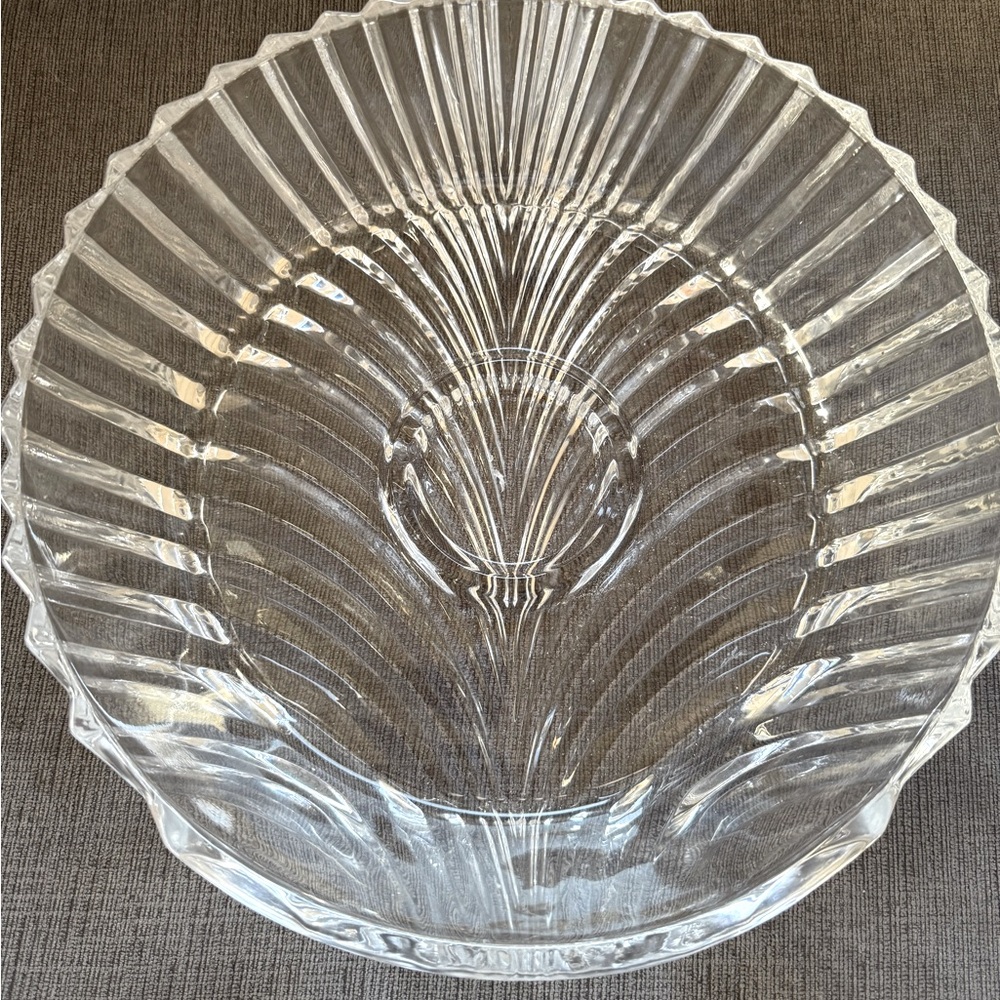 Large Crystal Cut Swirl Pattern Bowl
